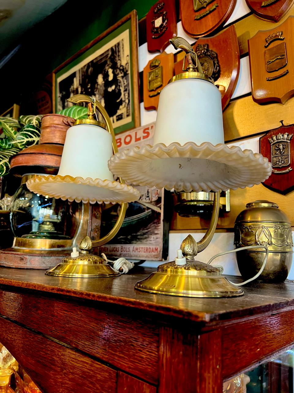 LAMPARAS DE BRONCE Y OPALINA