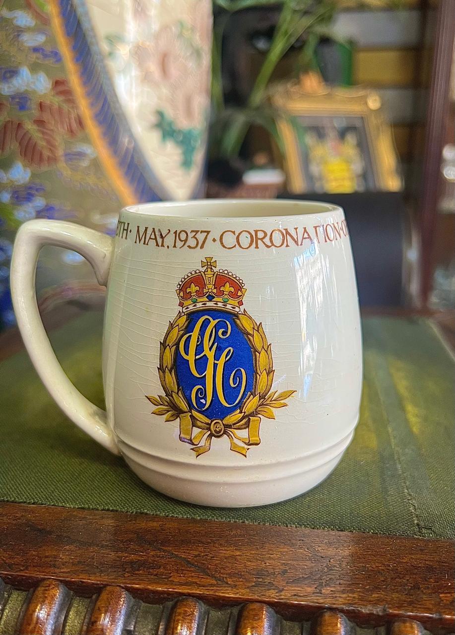 TAZA CONMEMORACION JORGE VI Y LA REINA ISABEL - Image 3