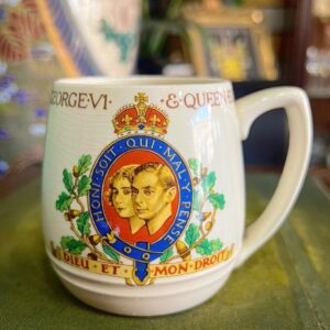 TAZA CONMEMORACION JORGE VI Y LA REINA ISABEL
