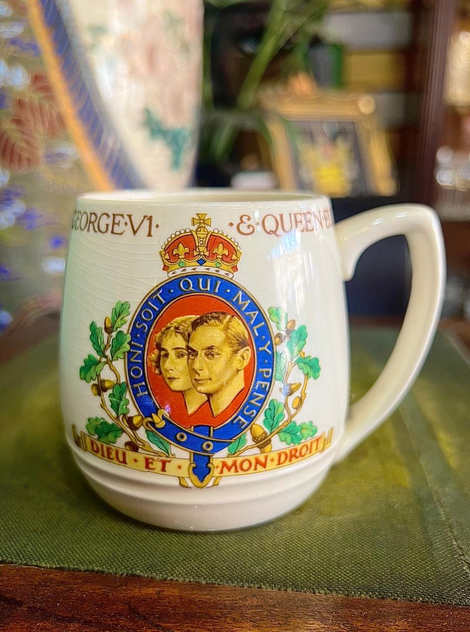 TAZA CONMEMORACION JORGE VI Y LA REINA ISABEL