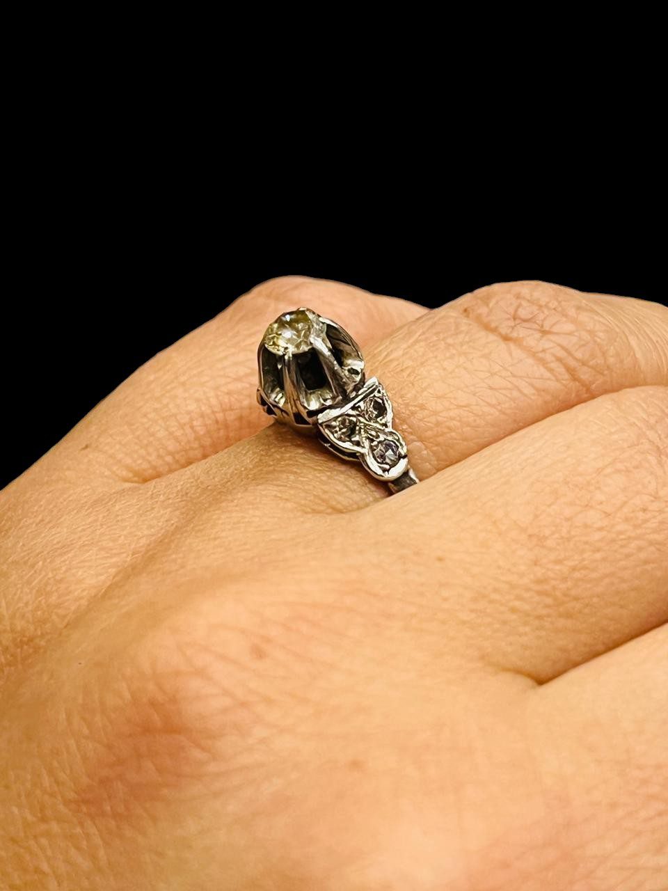 ANILLO SOLITARIO DE PLATINO Y BRILLANTES ESTILO ART DECO - Image 4