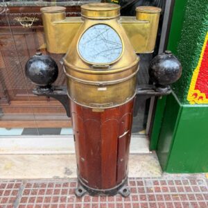 BITACORA DE BARCO CON COMPAS MAGNETICO