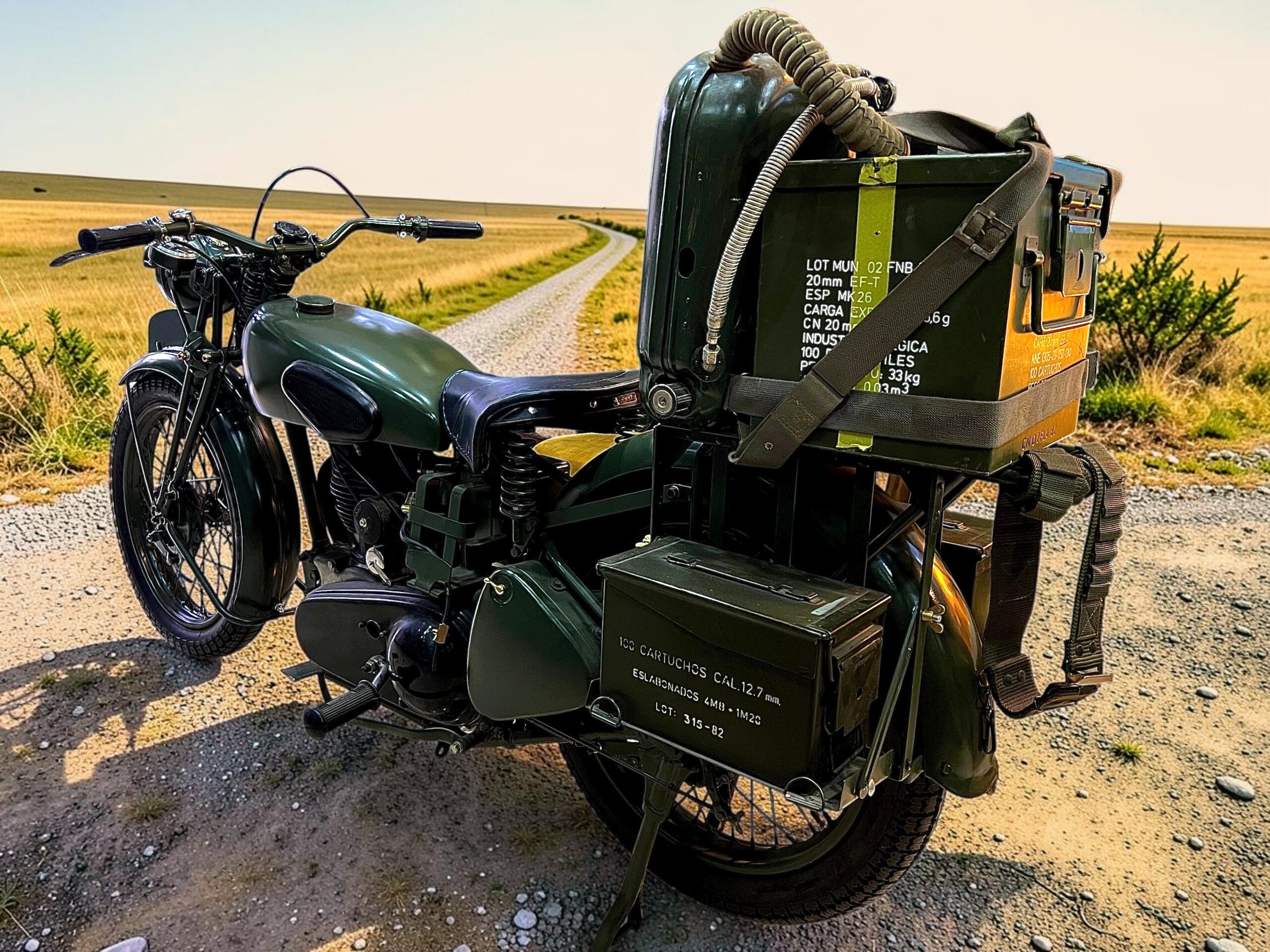 MOTOCICLETA ROYAL ENFIELD 350 WD/CO 1939 - Image 3